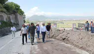 Kayseri'de eski taş duvar çöktü belediye yeni önlem alıyor