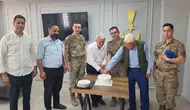 Sason’da şehit ailelerinden jandarmaya moral ziyareti