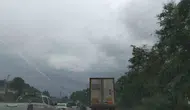 Muğla’da güneşli havayı bir anda sağanak bastı