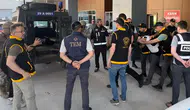Gümüşhane'de kadın cinayeti Eşini odunla öldüren zanlı tutuklandı