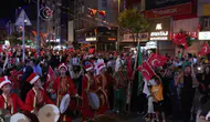 Esenler 15 Temmuz şehitleri için 253 metrelik bayrakla yürüdü