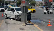 Gaziantep trafiğinde sabah saatlerinde üç araç birbirine girdi