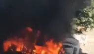 Gemlik'te park halindeki araçlar bir anda küle döndü