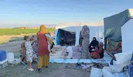 Konya'da tarlada çalışan ailelere sağlık ekibi ziyareti