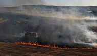 Yola atılan bir izmarit köyü yakıyordu