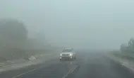 Ardahan’da Ilgar Dağı geçidini sis teslim aldı