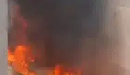 Küçükçekmece'de bina boşluğundaki yangın kamyoneti kül etti