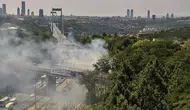 TEM Otoyolu'nda seyir halindeki kamyonet küle döndü