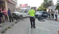 Eskişehir’de park önünde kaza İki araç garaja girdi
