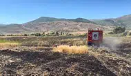 Elazığ’da korkutan arazi yangını büyümeden söndürüldü