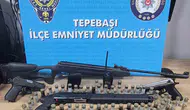 Sosyal medyada silah paylaşan iki kişi yakalandı