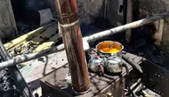 Yemek pişirirken evinin avlusunu yaktı