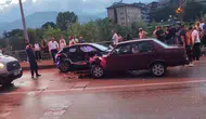 Karabük Yenice'de yağmurlu yolda kaza 4 yaralı
