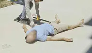 Aksaray’da cam silerken korkuluklar kırıldı ve işçi aşağı düştü