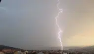 Çan'da mezarlığa yıldırım düştü