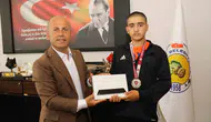 Erzurumlu genç güreşçi ilçe belediyesinden tam destek aldı