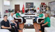 Efeler’de suya düşen aileyi kurtaran personele belediyeden ödül