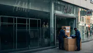 Ünlü giyim markası H&M yüzlerce mağazasına kilit vuruyor