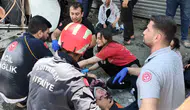 Adıyaman yolunda ticari araç direğe çarptı