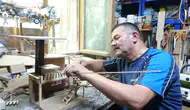 Isparta'da bir emeklinin çöpten müzeye uzanan ahşap tutkusu