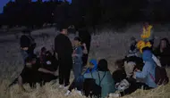Ezine kıyılarında yakalanan 32 kaçak göçmen için işlemler başladı