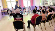 Tatvanlı aileler ekranı kapattı oyuna daldı