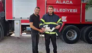 Çorumda yuvasında çaresiz kalan leyleğin imdadına itfaiye yetişti