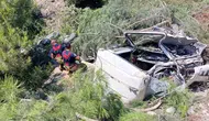 Antakya yolunda hafriyat kamyonu şarampole uçtu