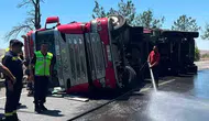 Kırıkkale yolunda kaza Orman yüklü tır devrildi