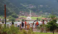 Uzungöl’de beklenen turizm hareketliliği temmuzla birlikte başladı