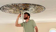 Sivaslı imam köy camisini sanat galerisine çevirdi