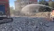 Elazığ’da bina yıkımı korna sesiyle başladı