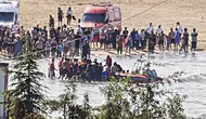 Giresun'da denize girenleri kurtarmak isterken canından oldu