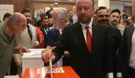 Sivasspor’da yönetim krizi bitti Burak Özçoban güven tazeledi
