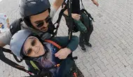 77 yaşındaki Türkan teyzeden gökyüzünde unutulmaz bir şaka