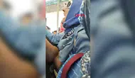 Tramvayında koltuk kavgası: Çocukların gözü önünde birbirlerine girdiler