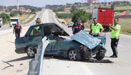 Karaman Mersin yolunda kaza otomobil bariyerlere saplandı