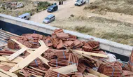 İnegöl'de inşaat kazası Çatıdaki kiremitler işçilerin üzerine devrildi