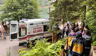Uzungöl’de araç yamaçtan uçtu Turistler ölümden döndü