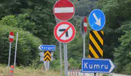 Ordu’daki kavşakta 29 tabela sürücülerin yolunu şaşırtıyor