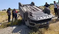 Erciş'te kamyonet yoldan çıktı 4 kişi hastanelik oldu