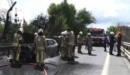 Bayrampaşa yolunda seyir halindeki araç küle döndü
