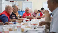 Elazığ’da Kızılay sofrasında yaşlılar için samimi buluşma