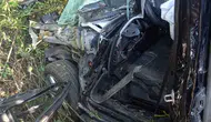 Savaştepe yolunda şiddetli kaza iki kişi araçta sıkıştı