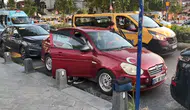 Üsküdar'da park halindeki araçta cansız bir beden bulundu