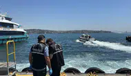Beşiktaş sahilinde vapur yolcularının fark ettiği cansız beden kıyıya çıkarıldı