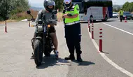Bozüyük jandarmasından motosikletçilere kritik yol güvenliği eğitimi