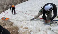 Hakkari dağlarında mahsur kalan Bursalı dağcıyı arkadaşları kurtardı
