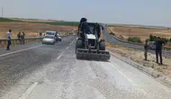 Çınar yolunda devrilen hafriyat kamyonu trafiği durdurdu