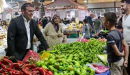 Vali Sözer Söğüt pazarında esnafın derdini dinledi